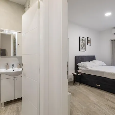 Providenca - Beachfront * Makarska