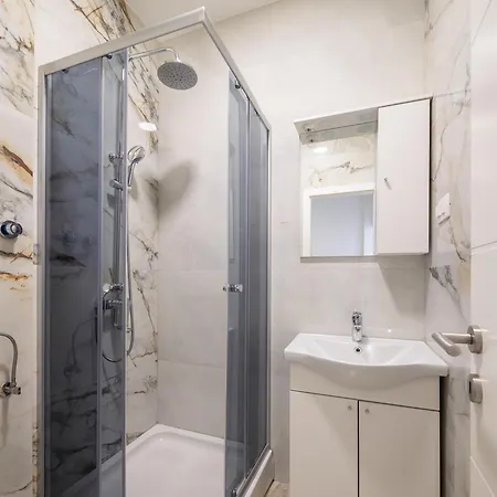 Providenca - Beachfront Appartement Makarska