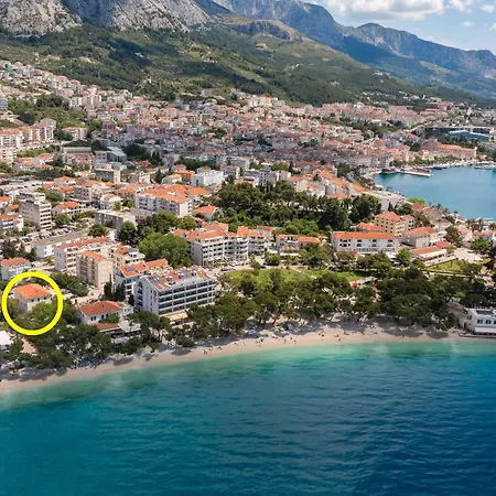Beachfront Apartments Makarska