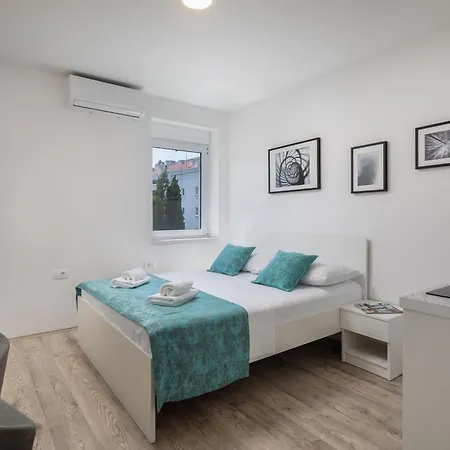 Providenca Beachfront Apartments II - Private Parking Apartment Makarska