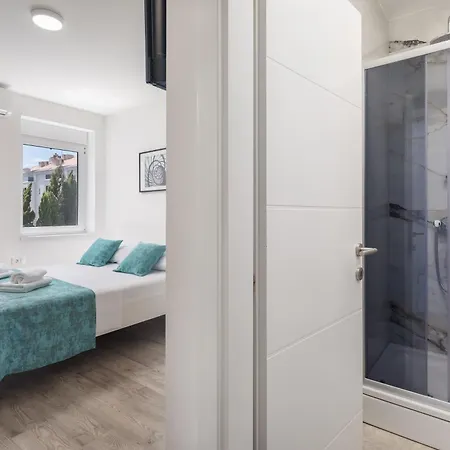 Providenca Beachfront Apartments II - Private Parking *