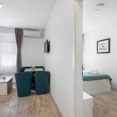 Providenca - Beachfront Makarska