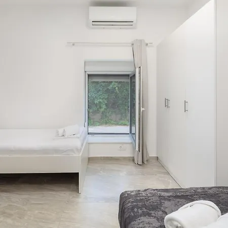 Providenca - Beachfront Apartment Makarska