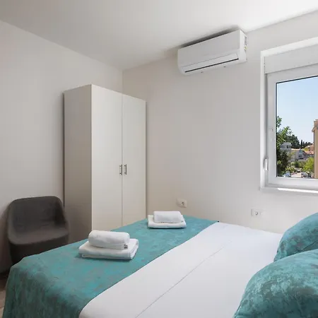 Apartment Providenca - Beachfront Makarska