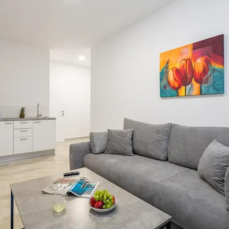 Providenca - Beachfront * Makarska