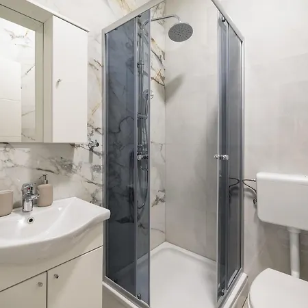 Apartment Providenca - Beachfront *