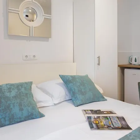 Providenca - Beachfront * Makarska