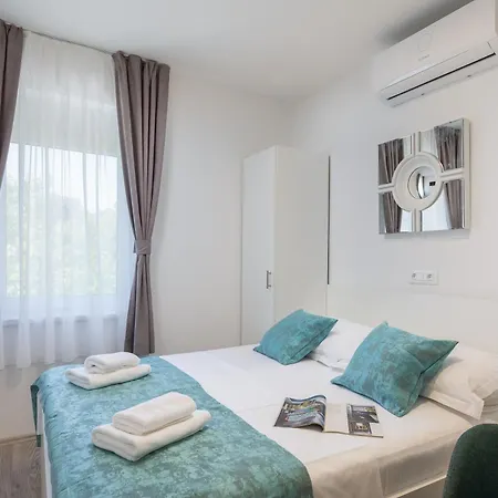 Apartment Providenca - Beachfront Makarska