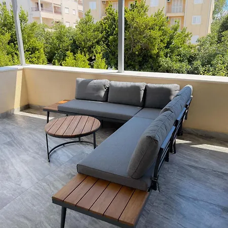 Apartment Providenca Beachfront Apartments II - Private Parking *