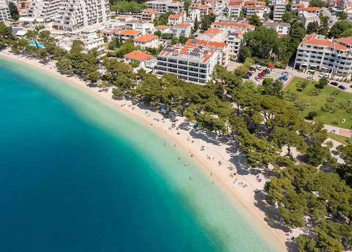 Beachfront Apartments Makarska * Макарська