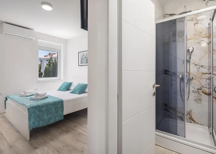 Beachfront Apartments Makarska *