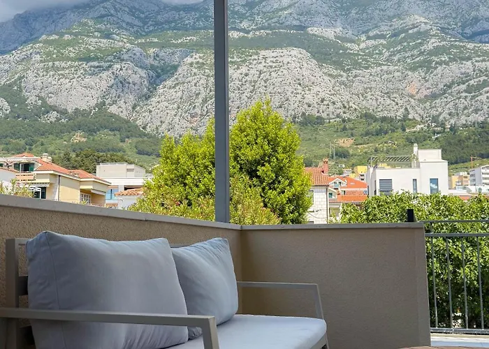 Apartment Beachfront Apartments Makarska