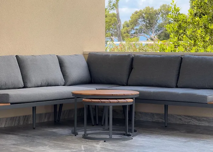 Beachfront Apartments Makarska Апартаменти *