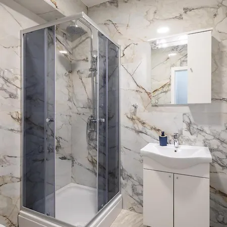 Providenca - Beachfront * Макарска